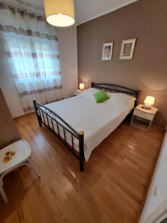 Apartmani Senija Биоград на Мору Екстериор снимка